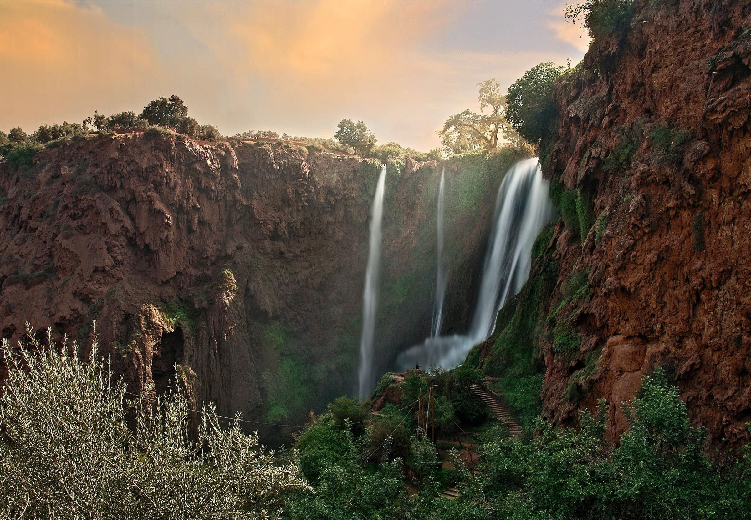 Les cascades d'Ouzoud à la lumière de fin de journée.