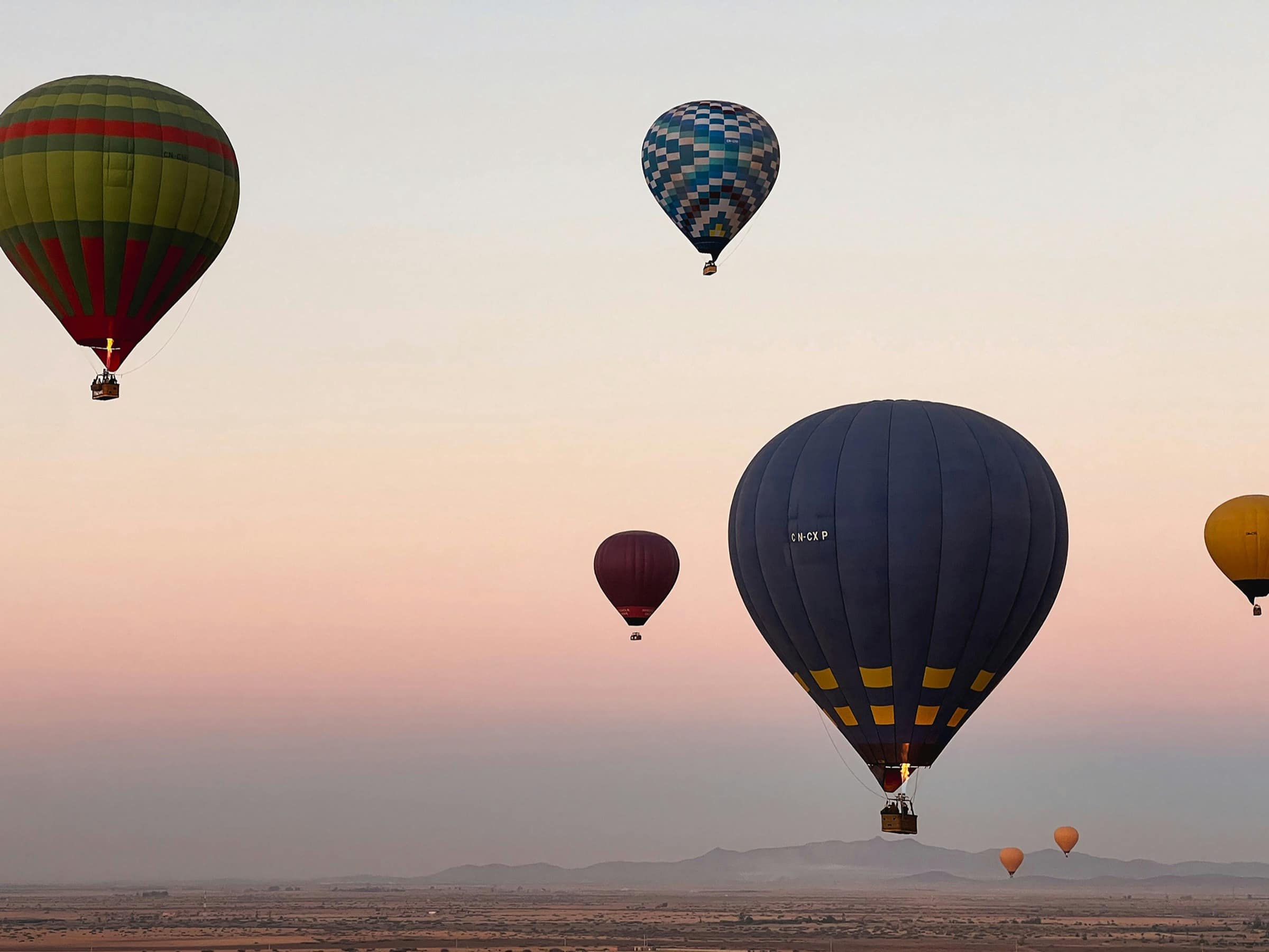 La montgolfière au lever du soleil